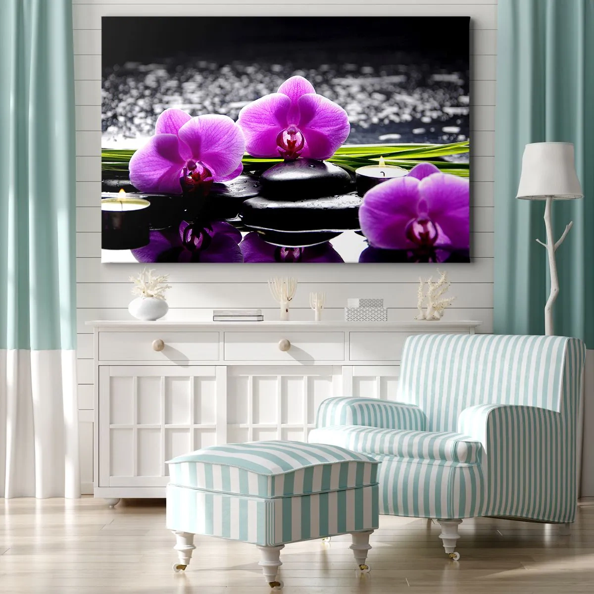 Schilderen op canvas - Paarse orchideeën tegen een achtergrond van stenen en kaarsen in een ontspannende omgeving - 70x50cm - Verdrinken in rust en stilte - Moderne wanddecoratie voor woonkamer en slaapkamer ARTTOR