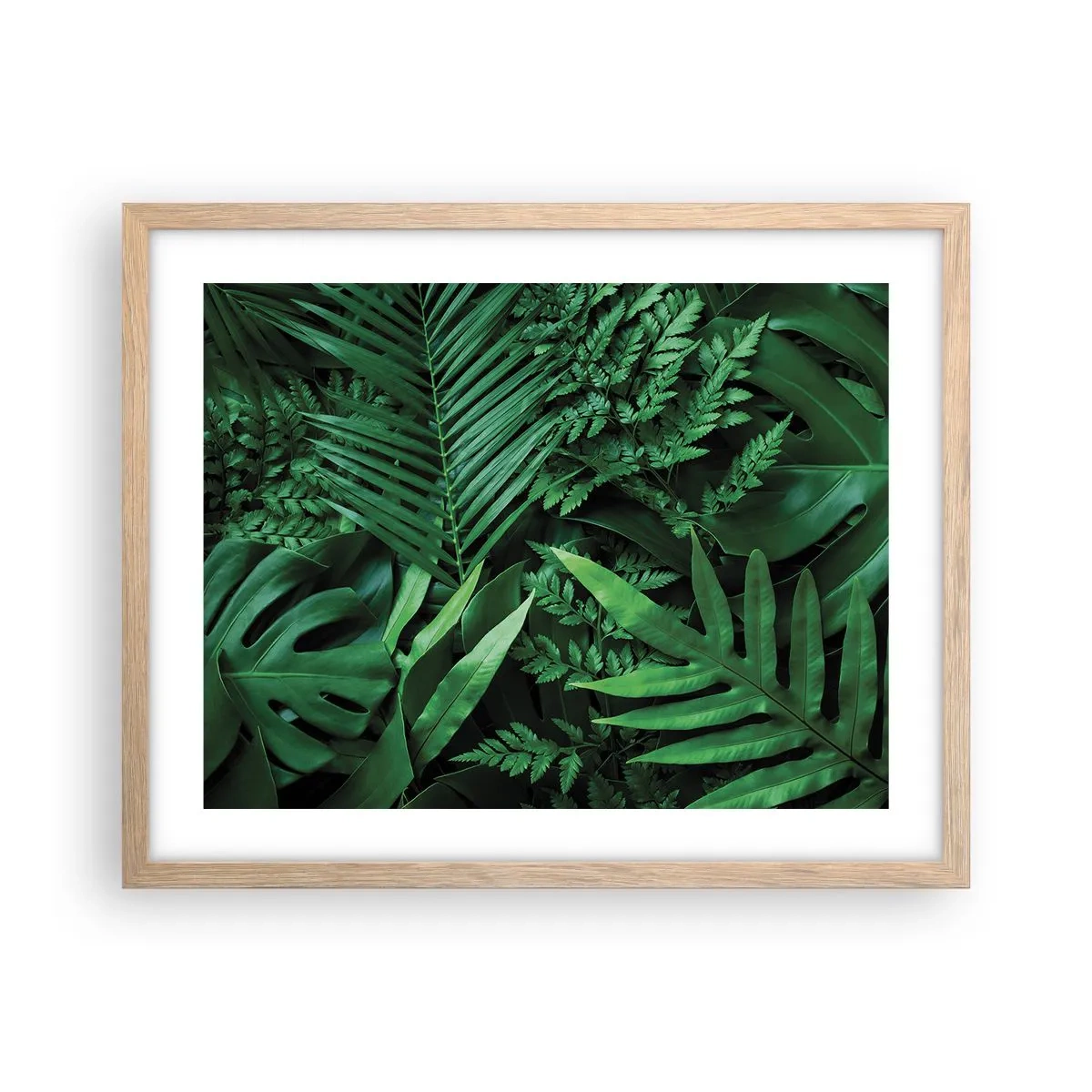 Een poster in een licht eiken lijst - Ineengedoken in het groen - 50x40 cm