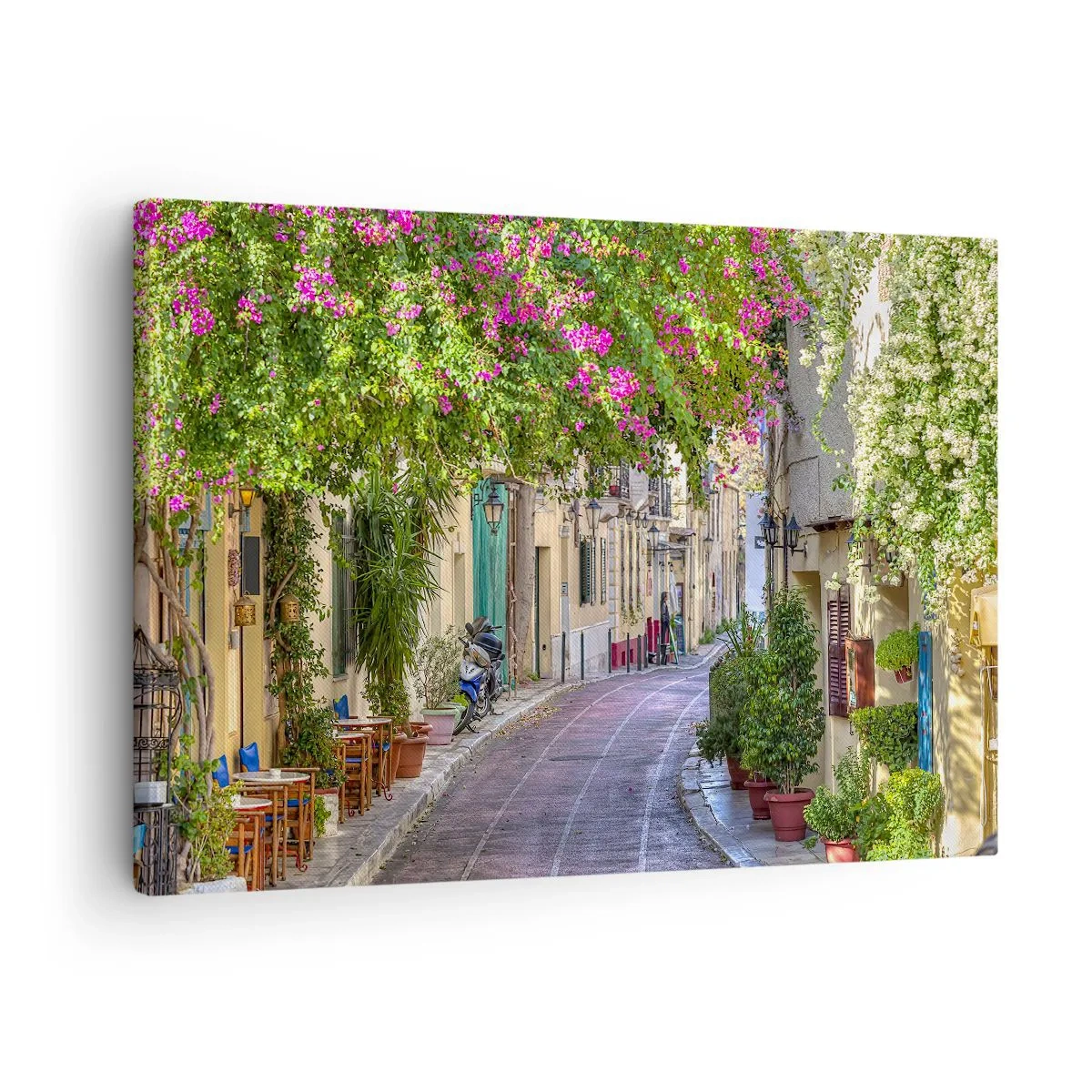 Schilderen op canvas - Een charmante straat met bloeiende wijnranken en cafétafels - 70x50cm - Bloeiende steeg - Moderne wanddecoratie voor woonkamer en slaapkamer ARTTOR
