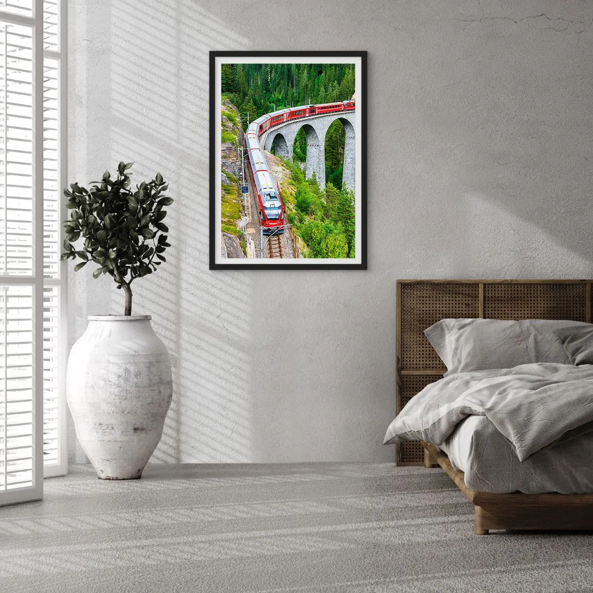 Poster in een zwarte lijst - Spoorlijn voor uitzicht op de bergen - 61x91 cm