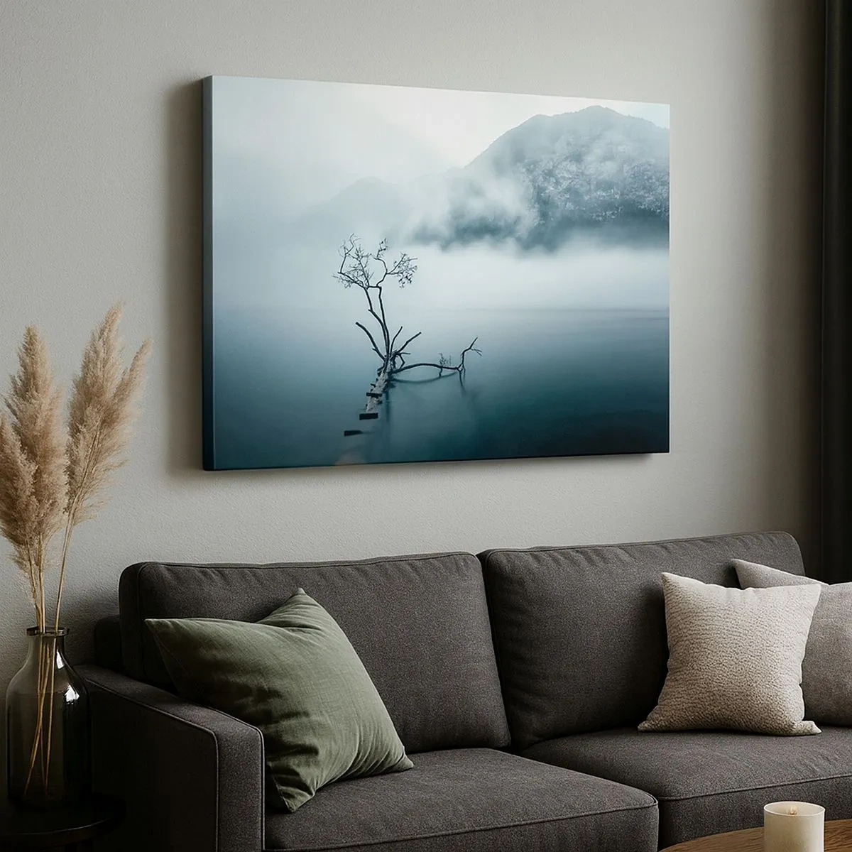 Schilderen op canvas - Een eenzame boom in het water, omringd door mist en bergen - 70x50cm - Van water en mist - Moderne wanddecoratie voor woonkamer en slaapkamer ARTTOR