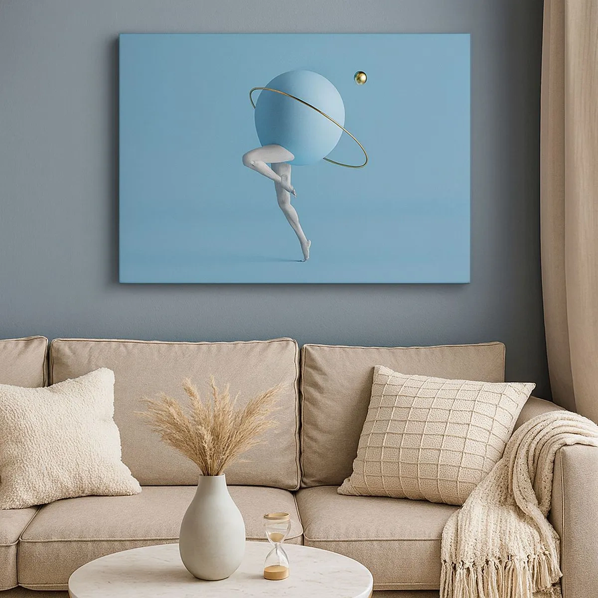 Schilderen op canvas - Een blauwe bol met een baan en menselijke benen tegen de lucht - 70x50cm - En de planeten zijn gek geworden - Moderne wanddecoratie voor woonkamer en slaapkamer ARTTOR