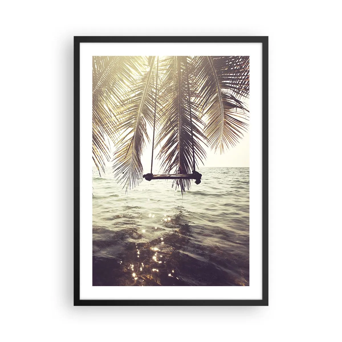 Poster in een zwarte lijst - Een schommel onder de palmbomen aan de kalme zee - 50x70cm - Je kunt naar believen in de wolken slingeren - Moderne wanddecoratie voor woonkamer en slaapkamer ARTTOR