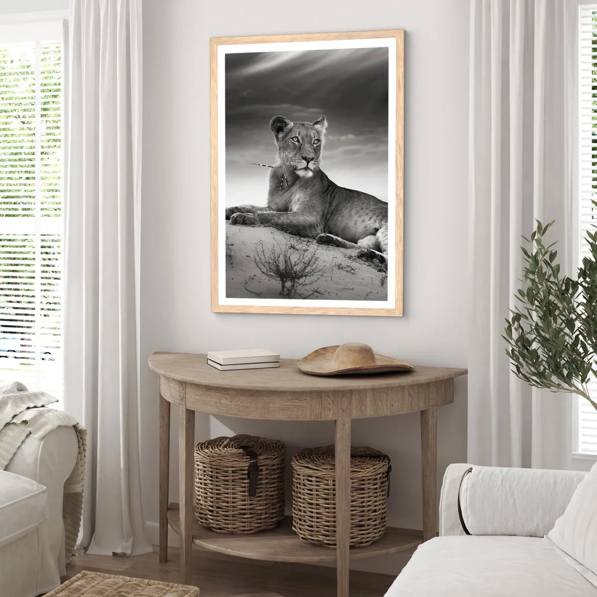 Een poster in een licht eiken lijst - De koningin van de woestijn rust - 70x100 cm