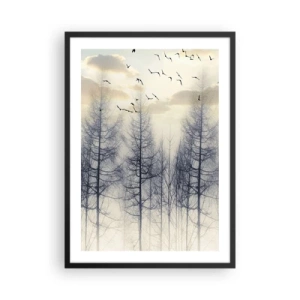 Poster in een zwarte lijst - Een mistig bos met hoge bomen en vliegende vogels in de ochtend - 50x70cm - Bosgeesten - Moderne wanddecoratie voor woonkamer en slaapkamer ARTTOR