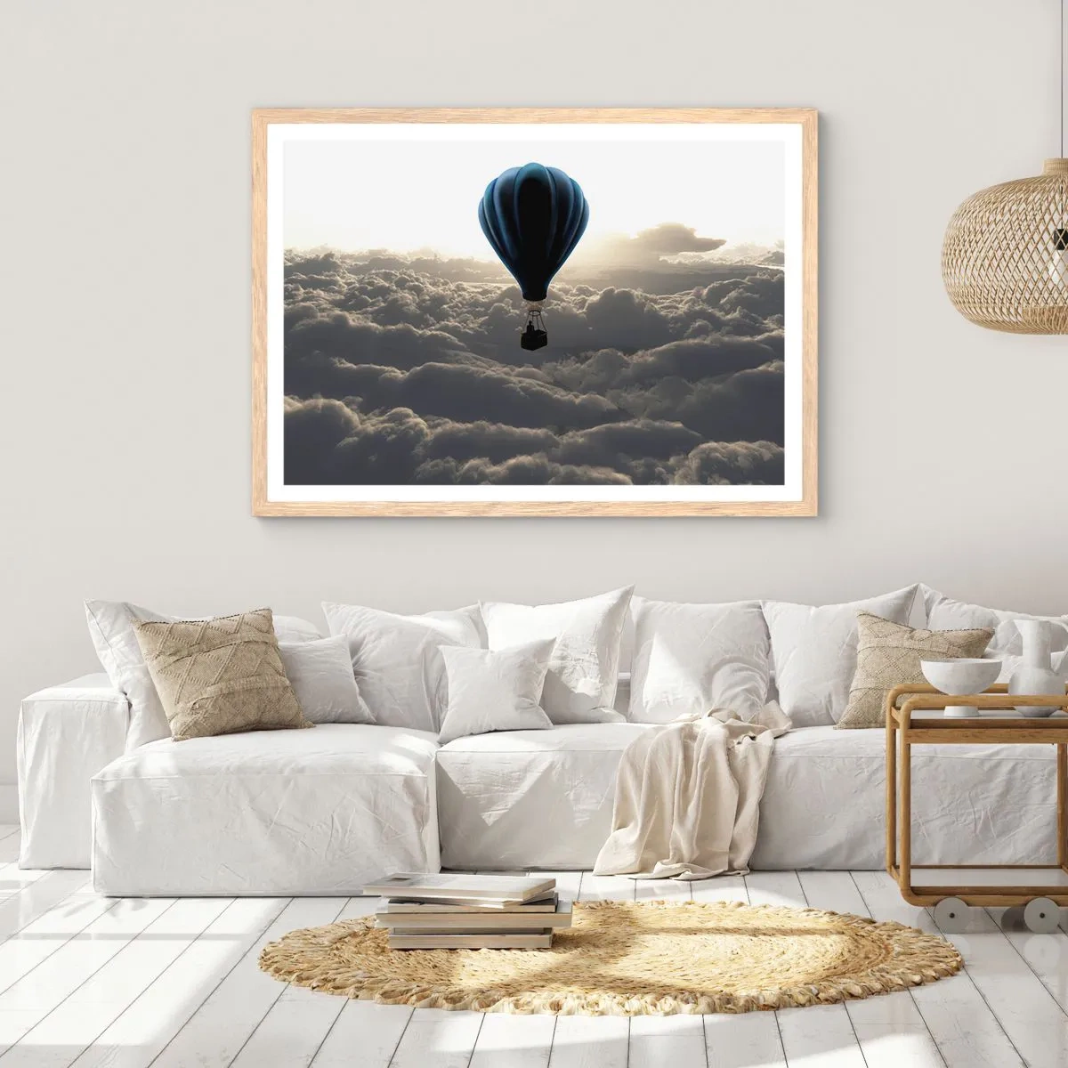 Een poster in een licht eiken lijst - Een zwerver boven de wolken - 50x40 cm