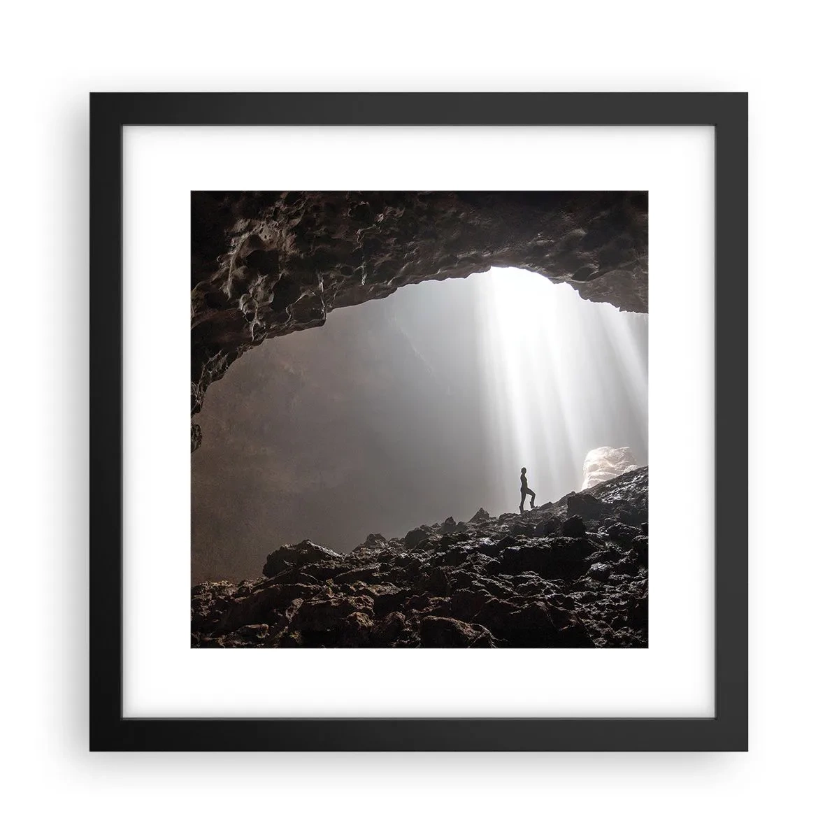 Poster in een zwarte lijst - De lichtgevende grot - 30x30 cm
