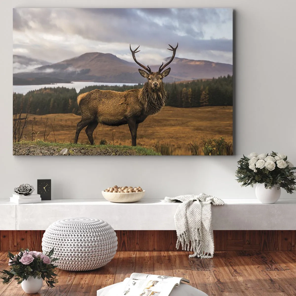 Schilderen op canvas - Een hert tegen de achtergrond van een berglandschap met meren en bos - 70x50cm - De majesteit van de natuur - Moderne wanddecoratie voor woonkamer en slaapkamer ARTTOR