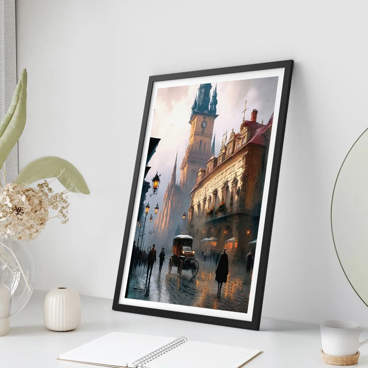 Poster in een zwarte lijst - Historische stad bij schemering met een historisch voertuig - 50x70cm - De charme van een Praagse avond - Moderne wanddecoratie voor woonkamer en slaapkamer ARTTOR