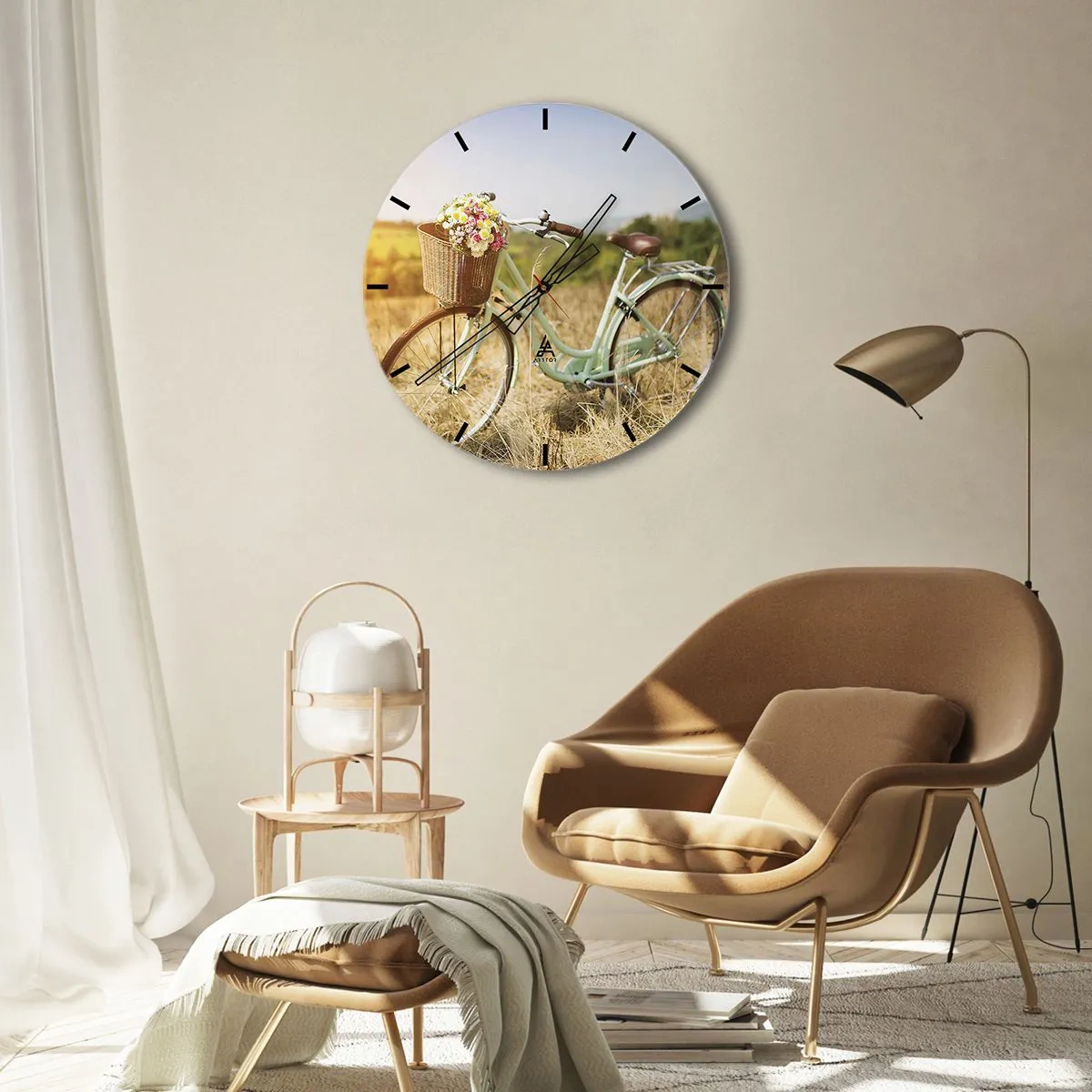 Wandklok - Klok - Een fiets met een mand vol bloemen in een veld op een zonnige dag - 30x30cm - Ik blijf hier nog even - Moderne wanddecoratie voor woonkamer, keuken en slaapkamer ARTTOR