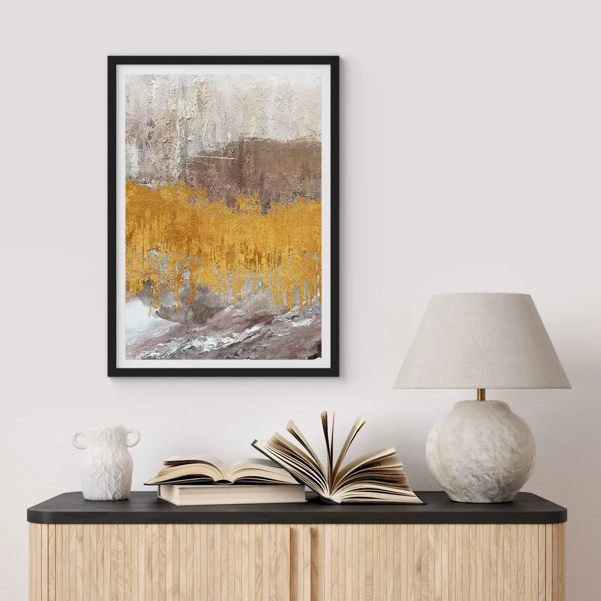 Poster in een zwarte lijst - Abstracte textuur in goud en beige met diepte-effect - 50x70cm - Een gouden explosie - Moderne wanddecoratie voor woonkamer en slaapkamer ARTTOR