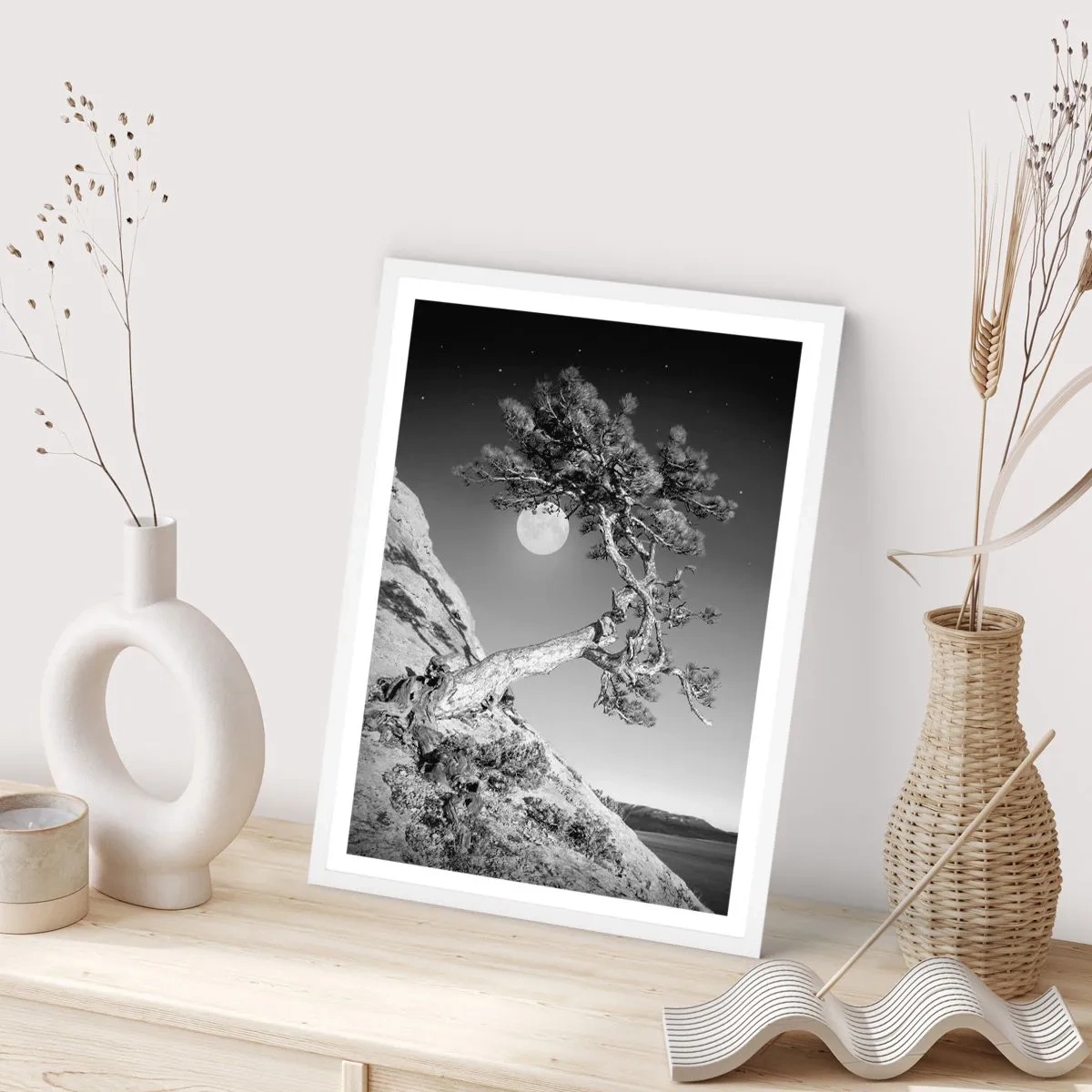 Poster in een witte lijst - Een zegevierende jager - 30x40 cm