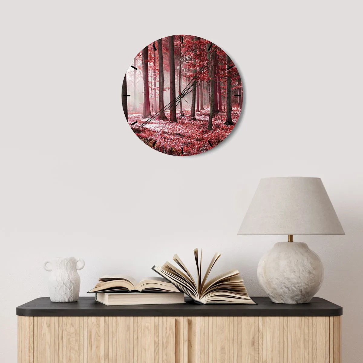 Wandklok - Klok - Een schilderachtig bos in rode tinten in het ochtendlicht - 30x30cm - Rood is net zo mooi - Moderne wanddecoratie voor woonkamer, keuken en slaapkamer ARTTOR