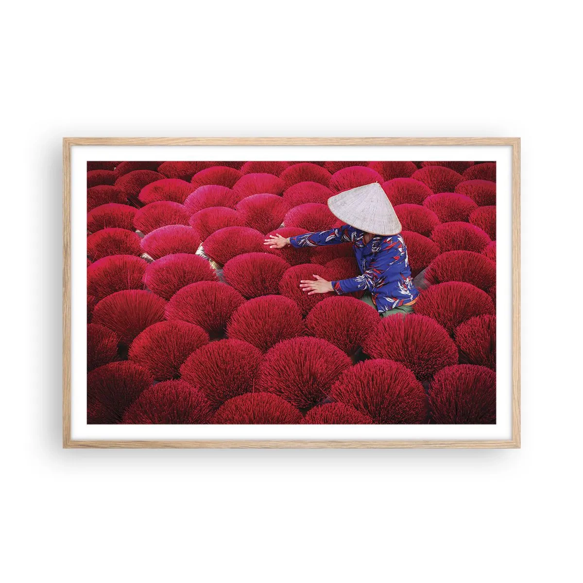 Een poster in een licht eiken lijst - In het rijstveld - 91x61 cm