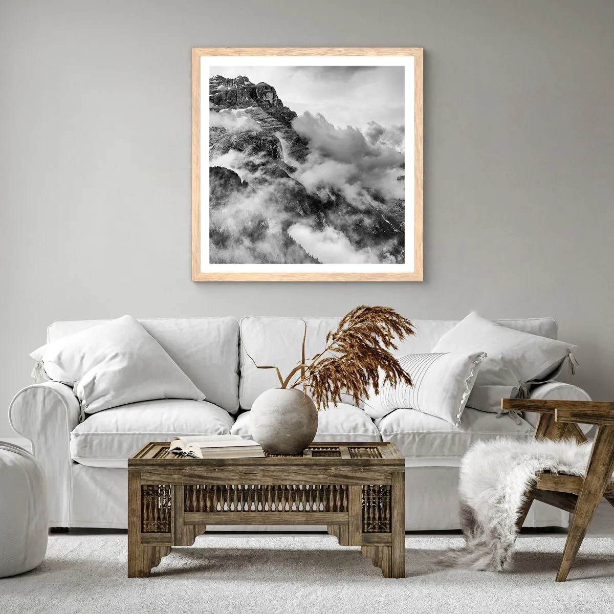 Een poster in een licht eiken lijst - Mooi en wreed - 60x60 cm