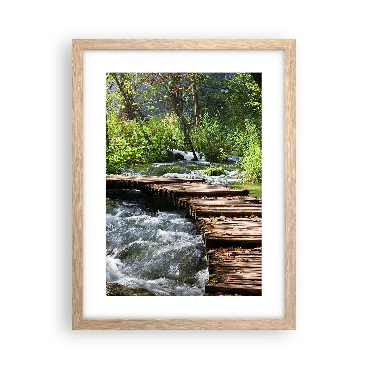 Een poster in een licht eiken lijst - Boven de schuimige waterval - 30x40 cm