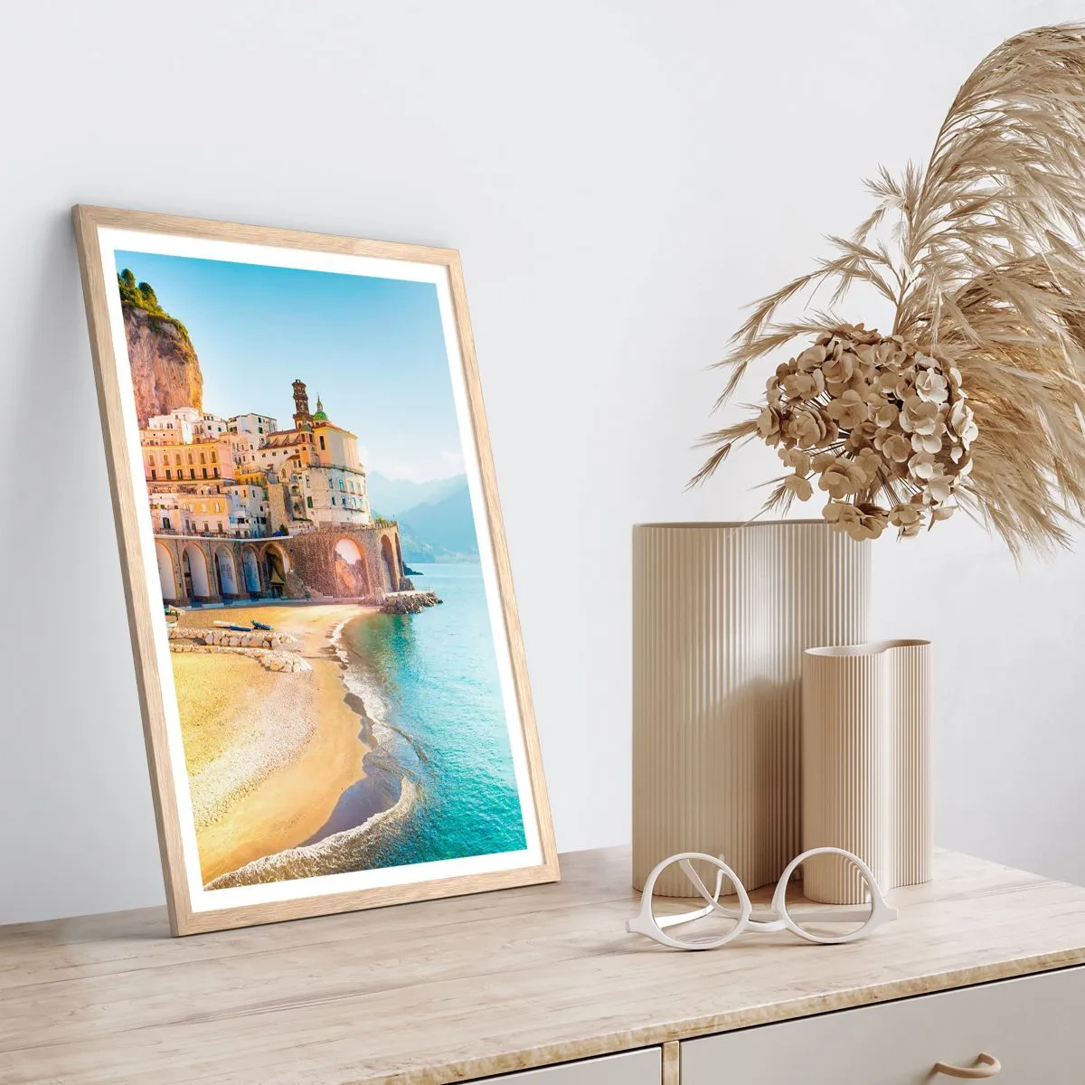 Een poster in een licht eiken lijst - De stad is ongelooflijk - 70x100 cm