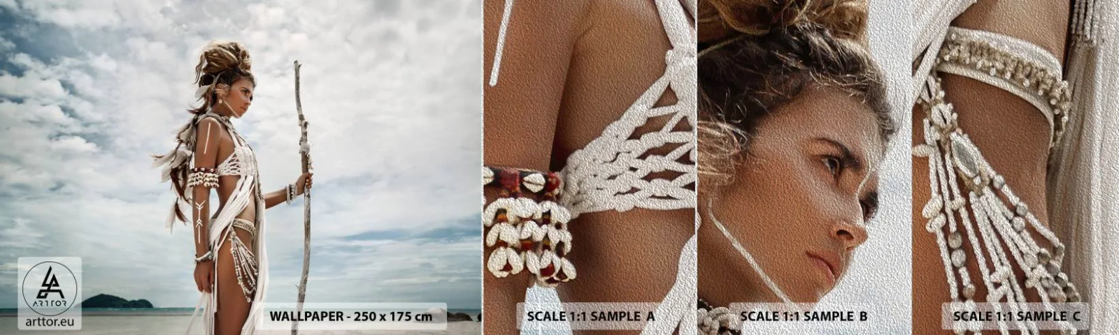 Fotobehang Monster Premium Sand - Koningin van de tropen - Vrouw, Etnische jurk, Stam - 100x30 cm