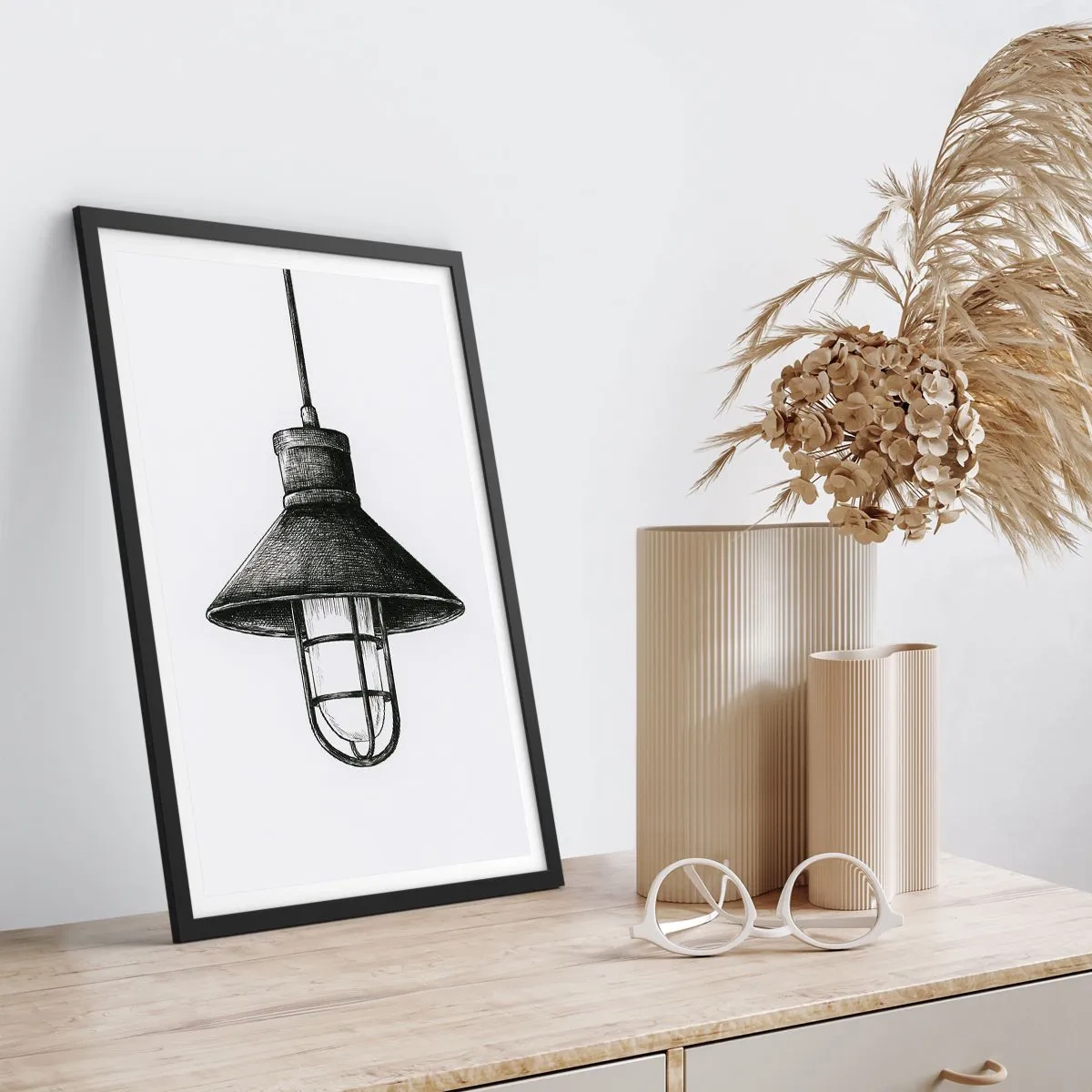 Poster in een zwarte lijst - Schets van een industriële hanglamp - 50x70cm - Zoals jaren geleden… - Moderne wanddecoratie voor woonkamer en slaapkamer ARTTOR