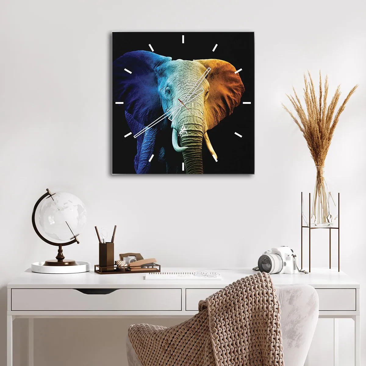 Wandklok - Klok - Excentriek, niet raar - 30x30 cm