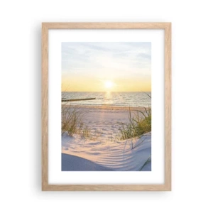 Een poster in een licht eiken lijst - Het geluid van de zee, het zingen van vogels, een wild strand tussen het gras... - 30x40 cm