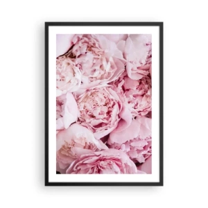 Poster in een zwarte lijst - Een close-up van tere roze pioenrozen in volle bloei - 50x70cm - Knuffelend en geurig - Moderne wanddecoratie voor woonkamer en slaapkamer ARTTOR