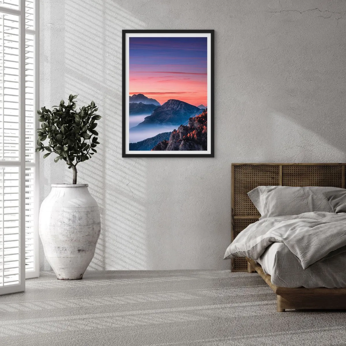 Poster in een zwarte lijst - Schilderachtig berglandschap bij zonsondergang - 50x70cm - Over de valleien - Moderne wanddecoratie voor woonkamer en slaapkamer ARTTOR
