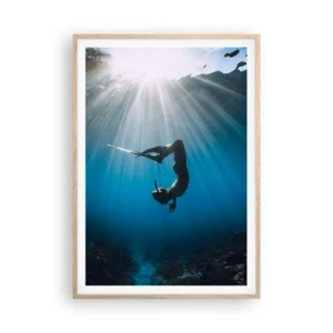 Een poster in een licht eiken lijst - onderwaterdans - 70x100 cm