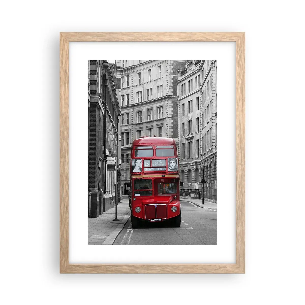 Een poster in een licht eiken lijst - Het dagelijkse leven hoeft niet grijs te zijn - 30x40 cm