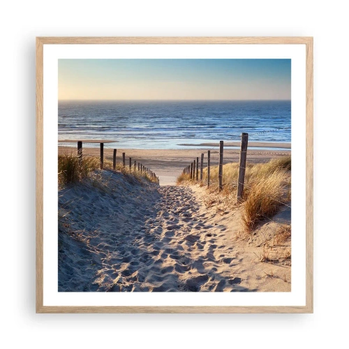 Een poster in een licht eiken lijst - Het geluid van de zee, het zingen van vogels, een wild strand tussen het gras... - 60x60 cm
