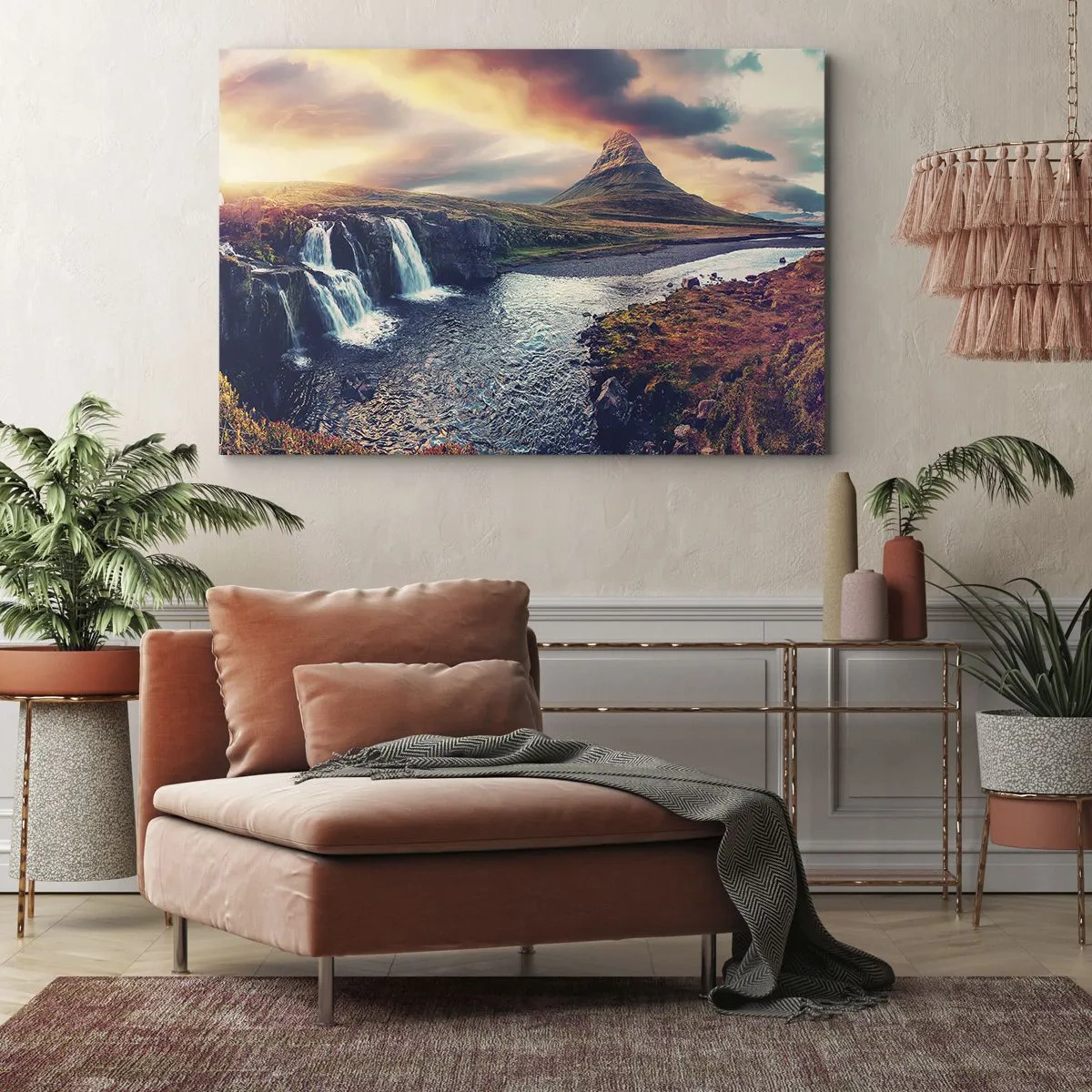 Schilderen op canvas - Uitzicht op de waterval en de berg in het licht van de ondergaande zon - 70x50cm - In de majesteit van de natuur - Moderne wanddecoratie voor woonkamer en slaapkamer ARTTOR