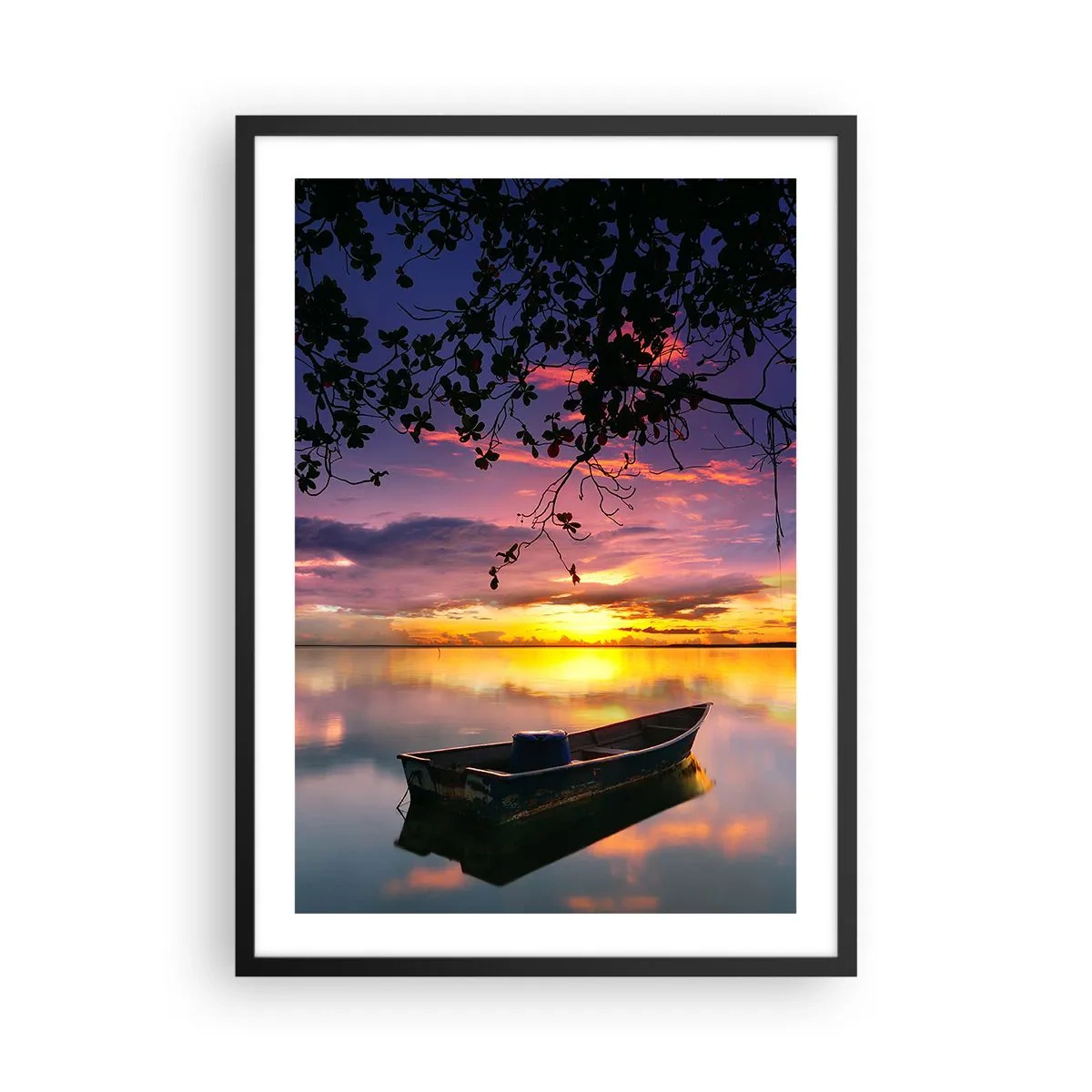 Poster in een zwarte lijst - Een boot op een kalm meer bij zonsondergang - 50x70cm - "Je lijkt midden in de lucht te hangen..." - Moderne wanddecoratie voor woonkamer en slaapkamer ARTTOR