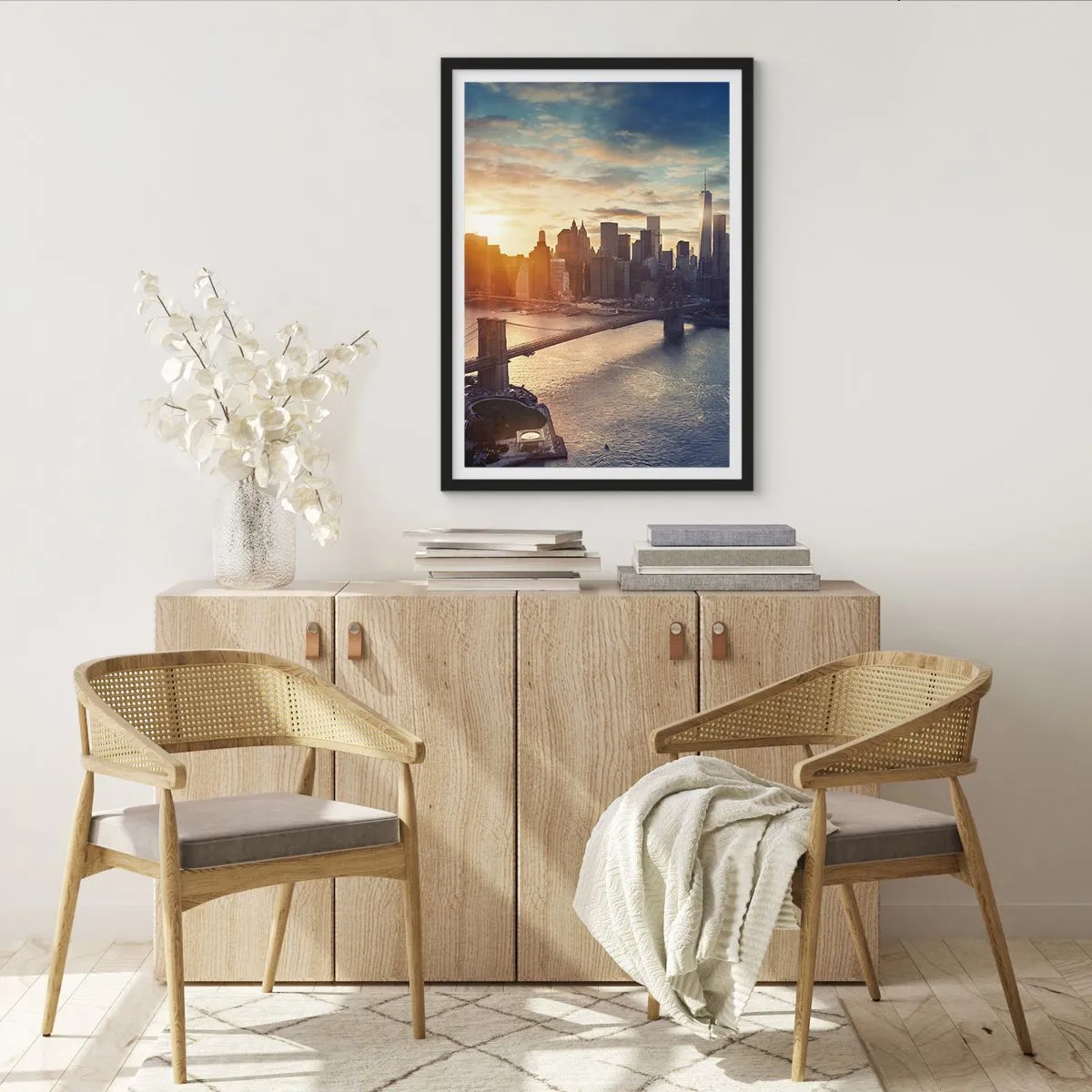 Poster in een zwarte lijst - Uitzicht op Manhattan bij zonsondergang met de Brooklyn Bridge - 50x70cm - Westers cultuurmonument - Moderne wanddecoratie voor woonkamer en slaapkamer ARTTOR