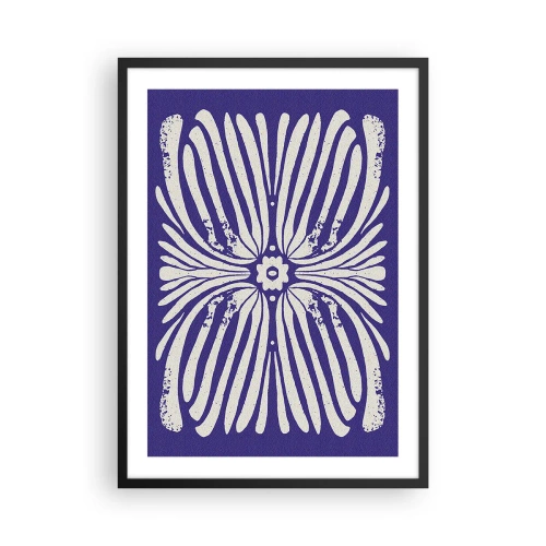 Poster in een zwarte lijst - Symmetrisch retro bloemenpatroon op een marineblauwe achtergrond - 50x70cm - Etnische inspiraties - Moderne wanddecoratie voor woonkamer en slaapkamer ARTTOR