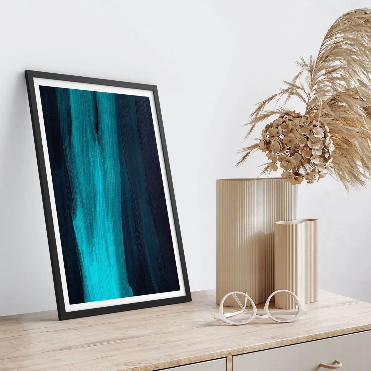 Poster in een zwarte lijst - Een abstracte compositie in tinten zwart en turquoise - 50x70cm - Ga met de stroom mee - Moderne wanddecoratie voor woonkamer en slaapkamer ARTTOR