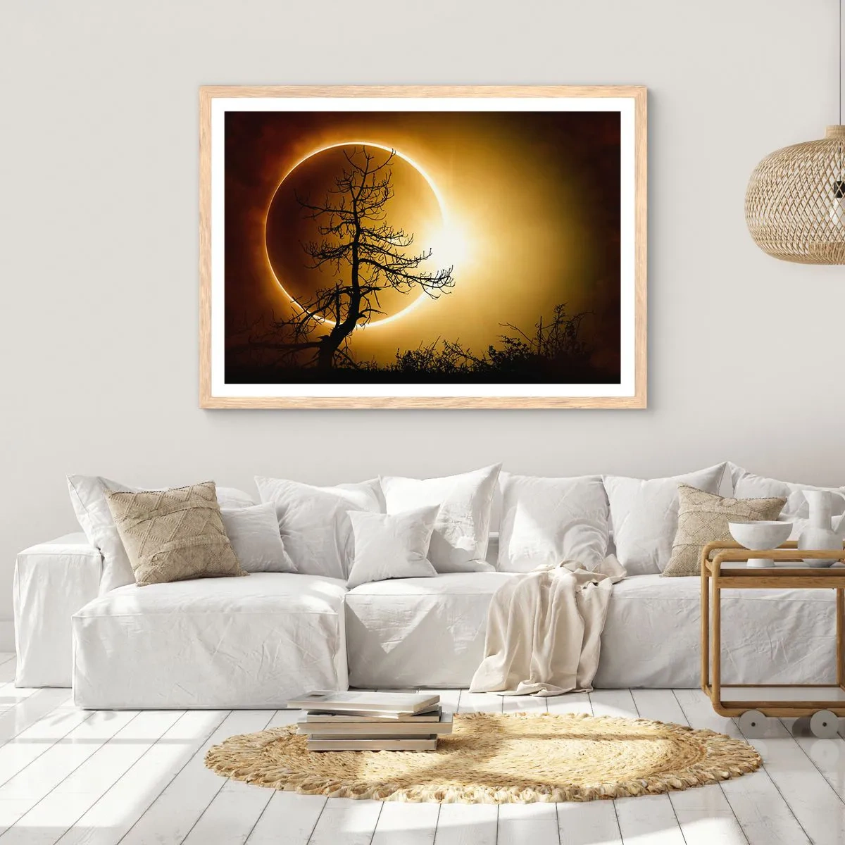 Een poster in een licht eiken lijst - Totale zonsverduistering - 100x70 cm