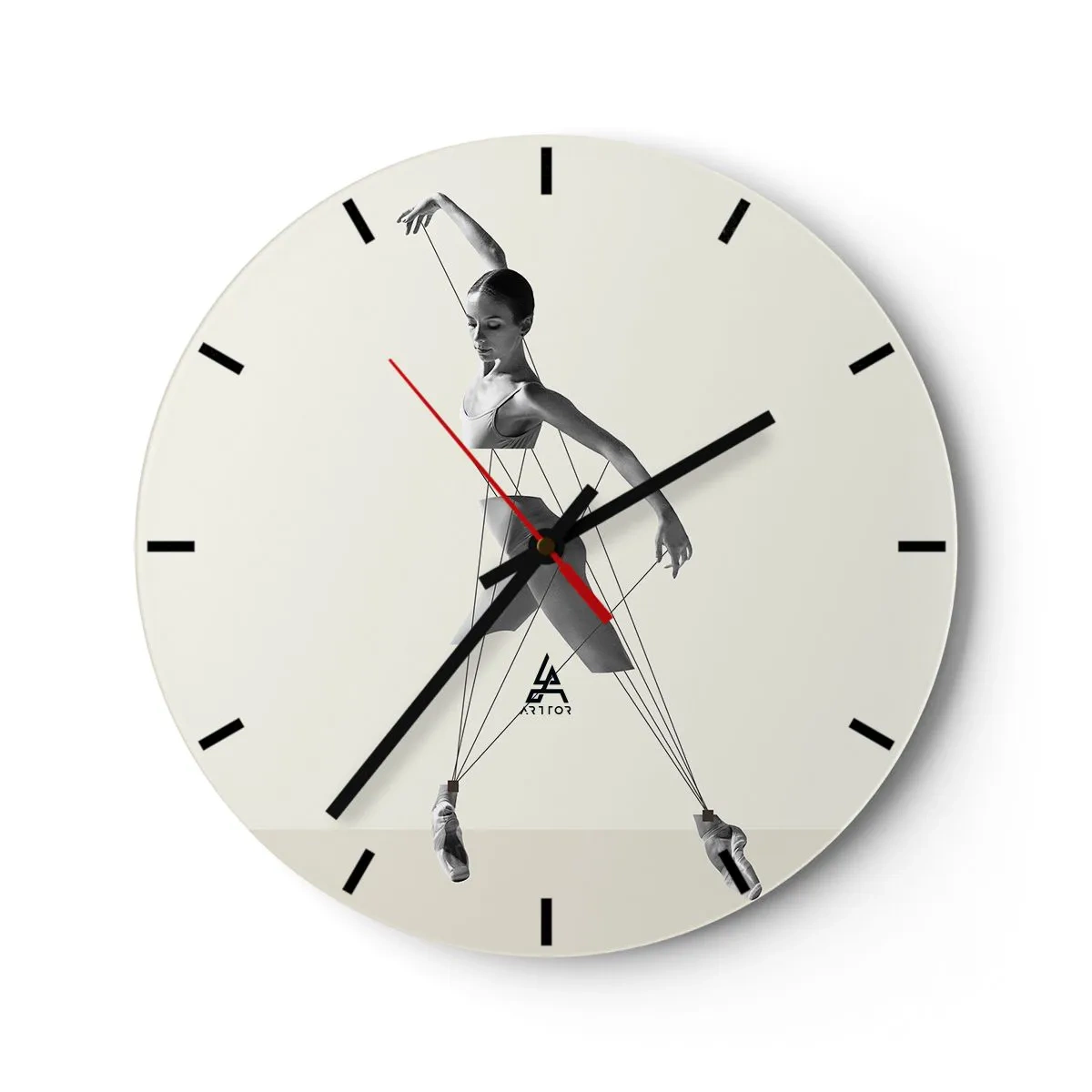 Wandklok - Klok - Een zwart-witte ballerina, gestileerd als een pop, op een lichte achtergrond. - 30x30cm - In het theater van de wereld - Moderne wanddecoratie voor woonkamer, keuken en slaapkamer ARTTOR