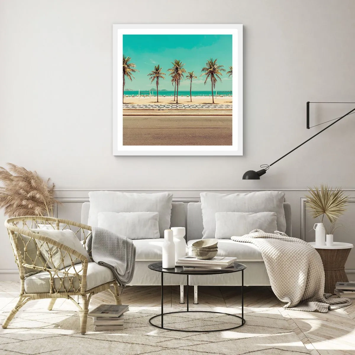 Poster in een witte lijst - Op wacht op het strand - 30x30 cm