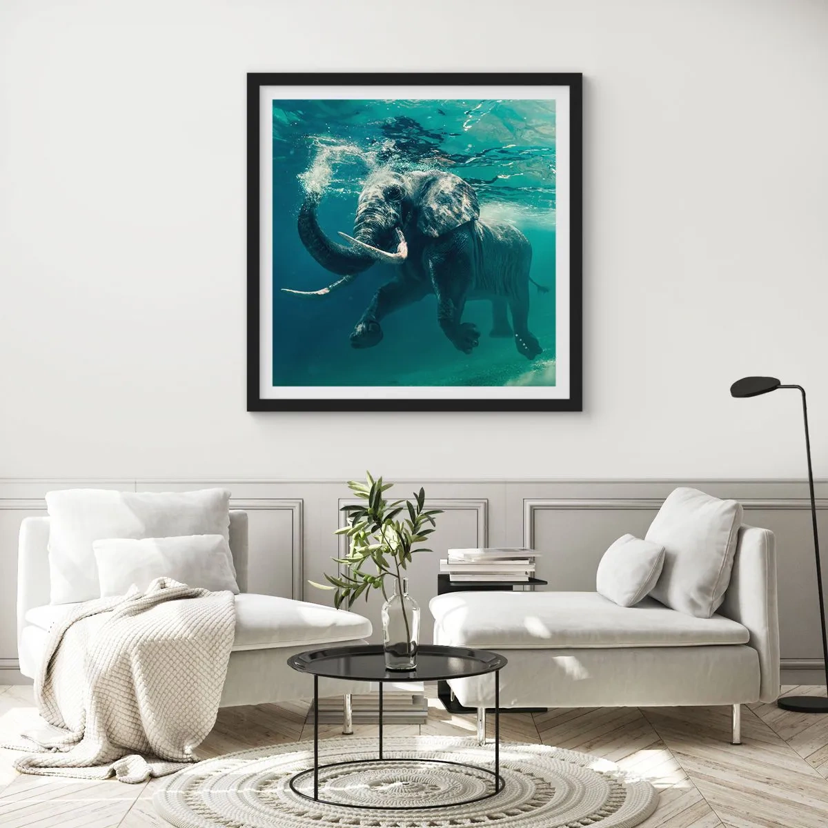 Poster in een zwarte lijst - Iedereen houdt van zwemmen - 30x30 cm