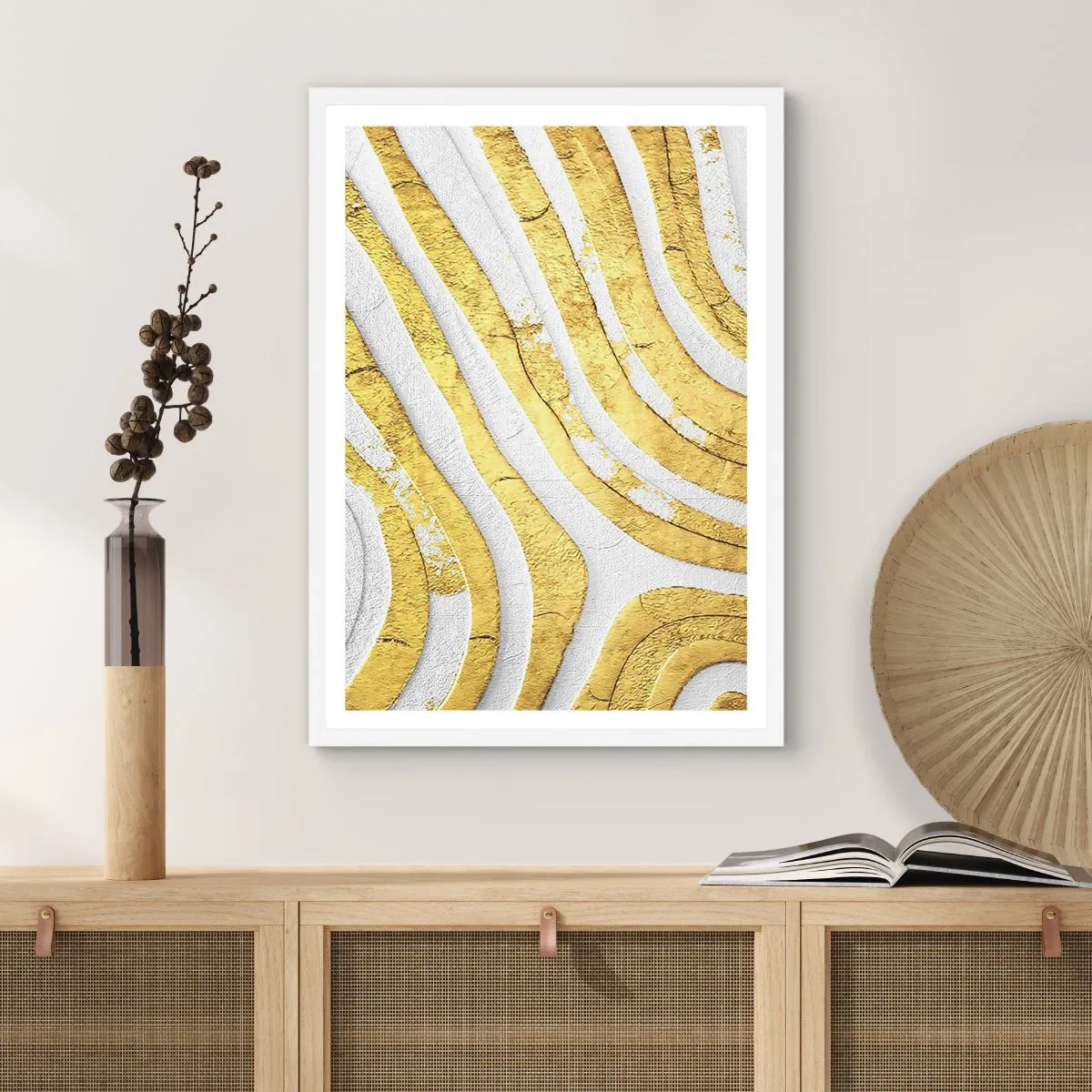 Poster in een witte lijst - Compositie in wit en goud - 70x100 cm