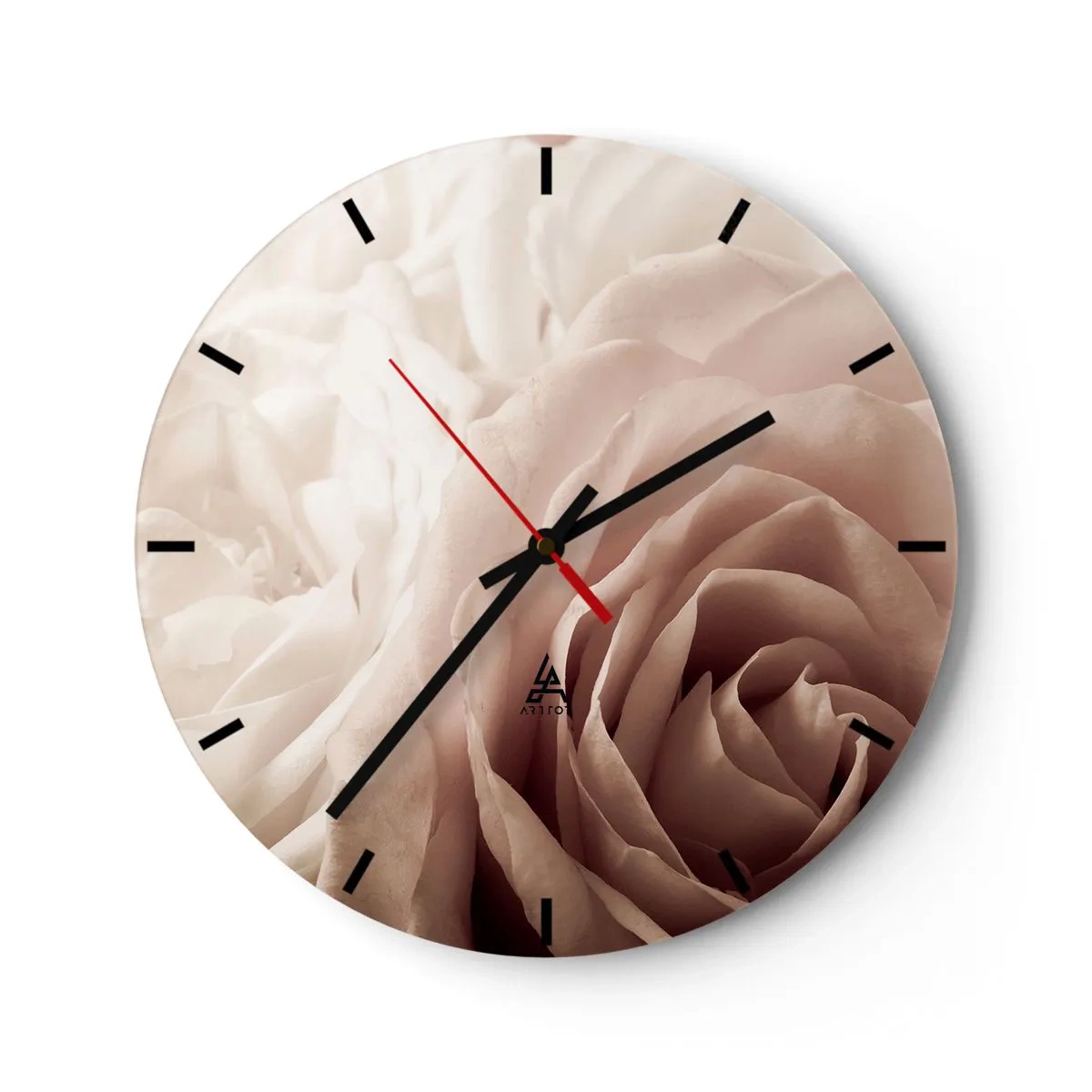 Wandklok - Klok - Een close-up van tere rozenblaadjes in tinten beige en roze. - 30x30cm - In het hart van een roos - Moderne wanddecoratie voor woonkamer, keuken en slaapkamer ARTTOR