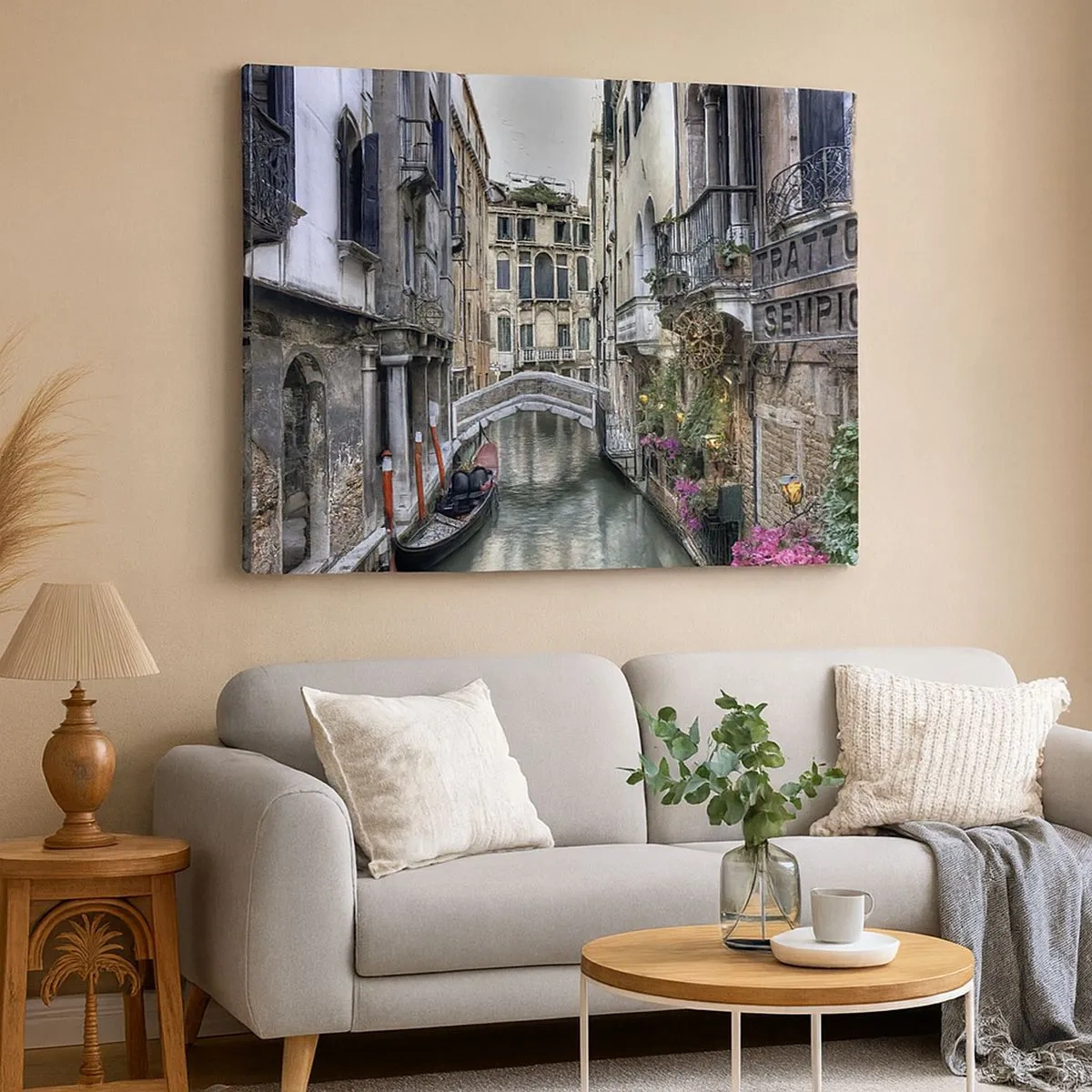 Schilderen op canvas - Venetiaans kanaal met gondel en stenen brug - 70x50cm - Eeuwenlang in stille reflectie - Moderne wanddecoratie voor woonkamer en slaapkamer ARTTOR