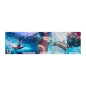 Fotobehang Monster Premium Canvas - De diepte van vreugde - Surfen, Vrouw, Sport - 100x30 cm