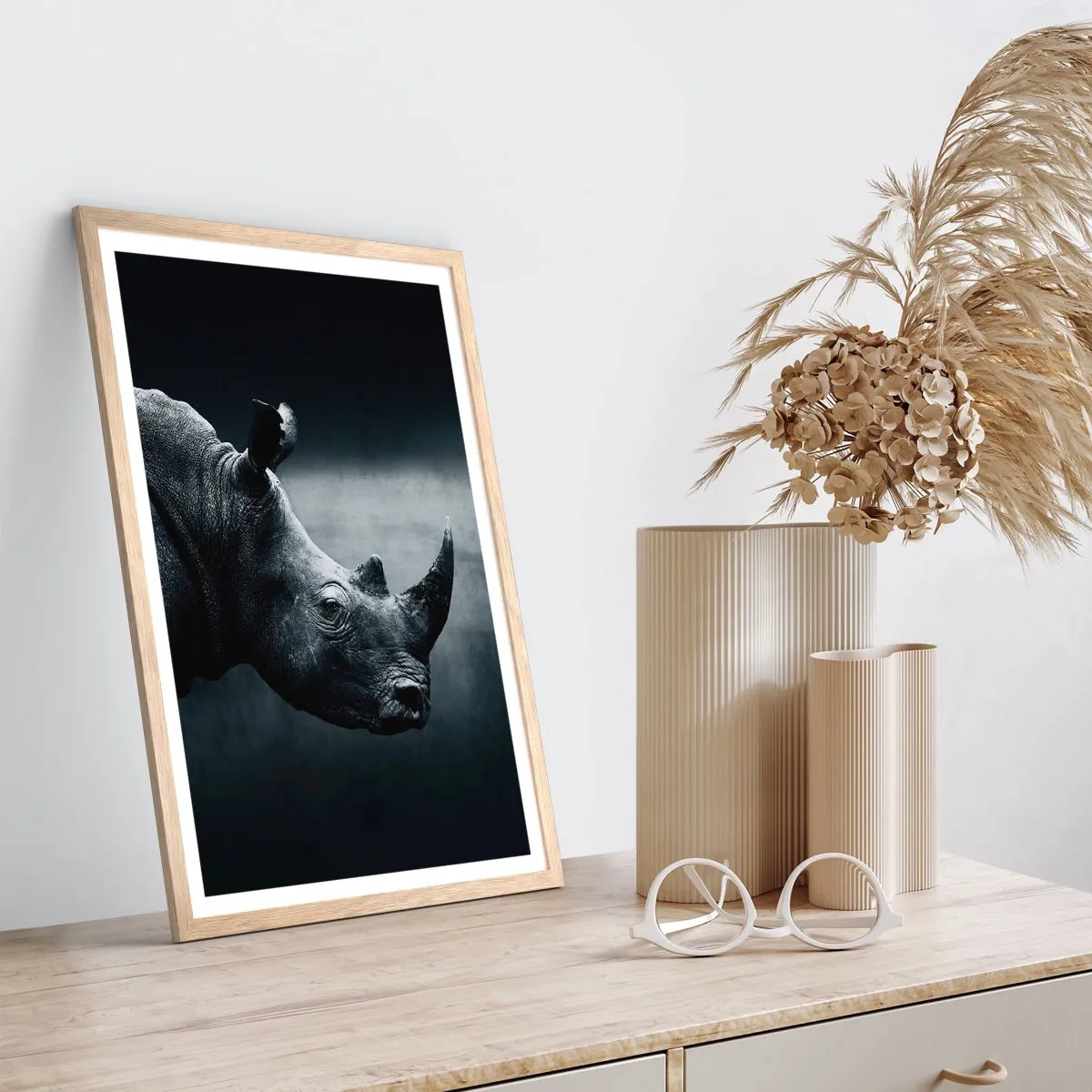 Een poster in een licht eiken lijst - Rechts profiel - 70x100 cm