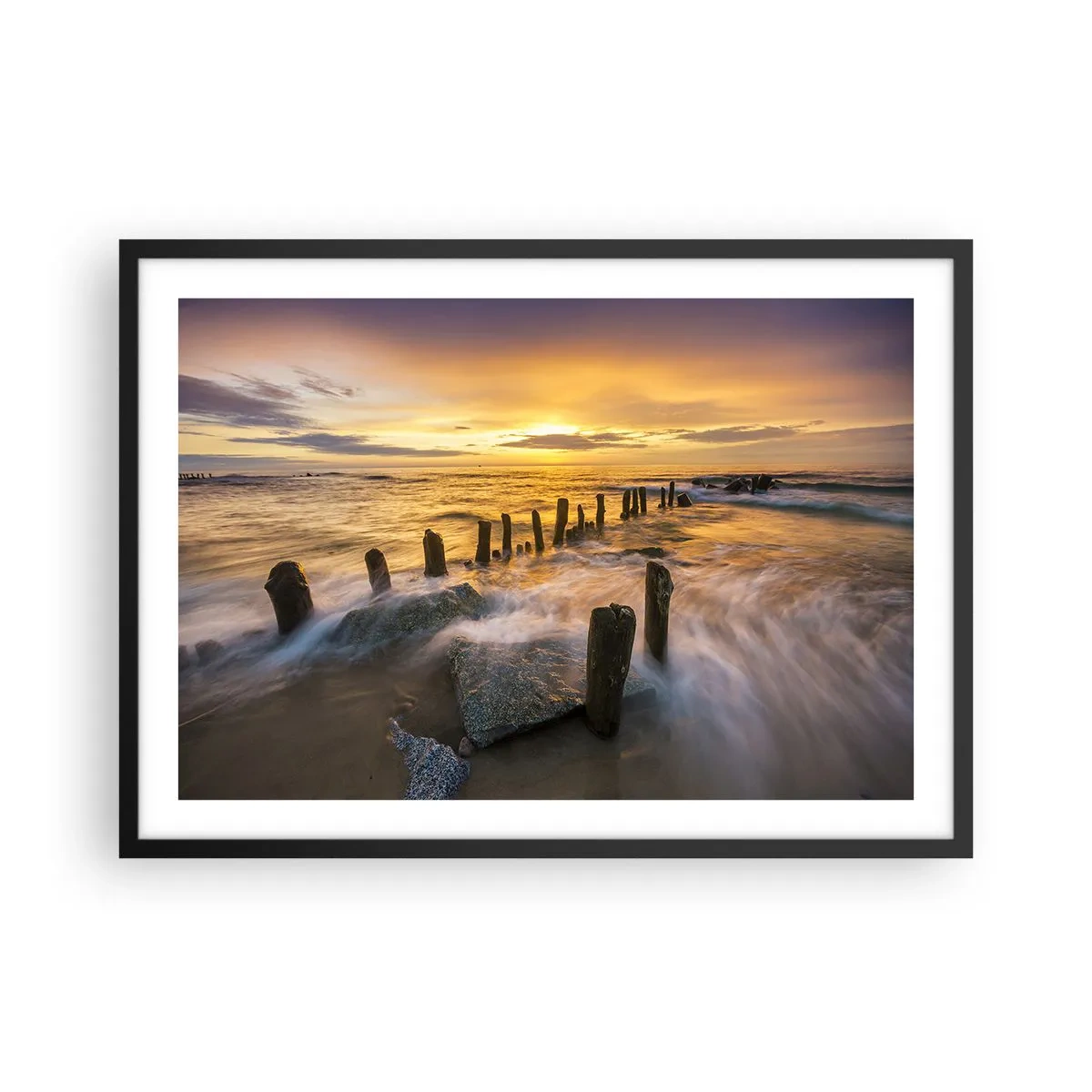 Poster in een zwarte lijst - De rauwe schoonheid van de Oostzee - 70x50 cm