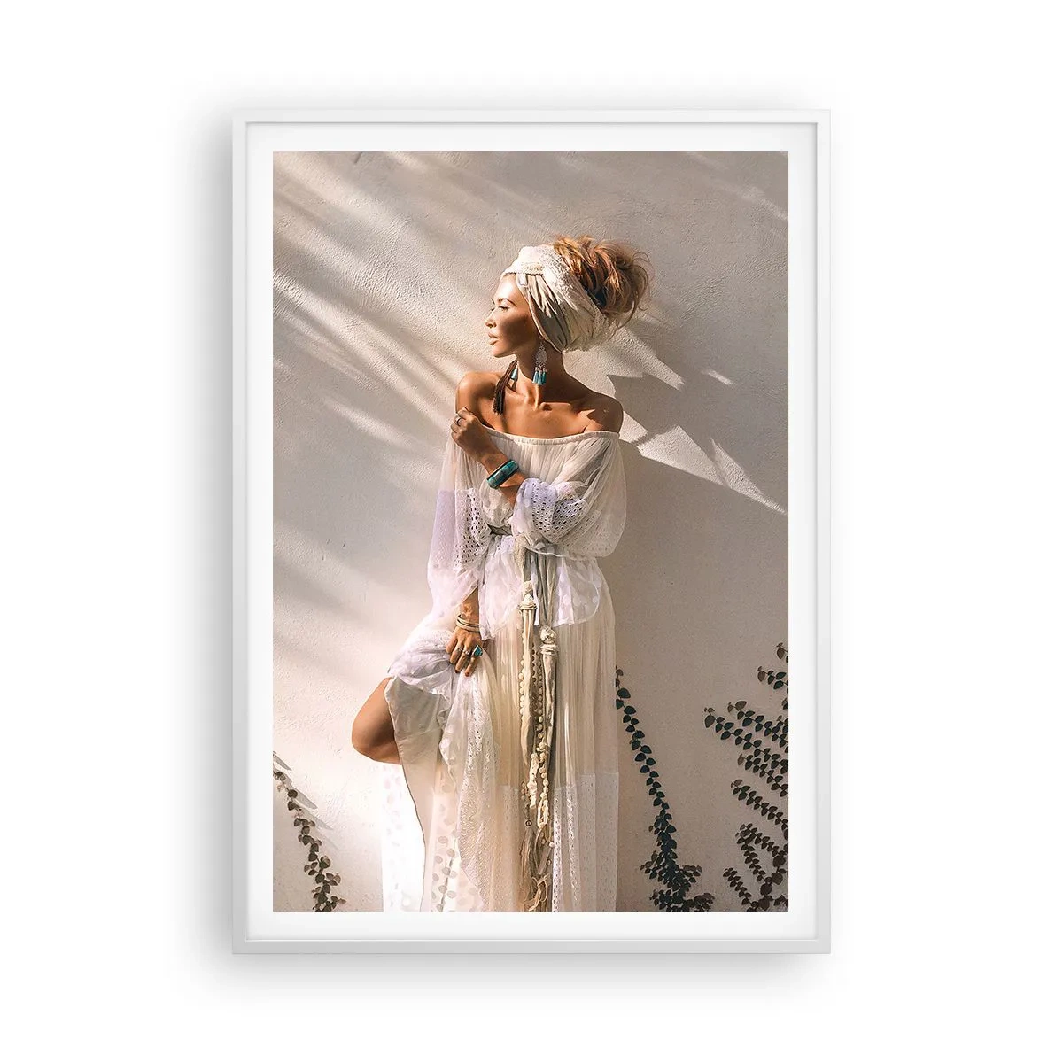 Poster in een witte lijst - De zon en het meisje - 70x100 cm