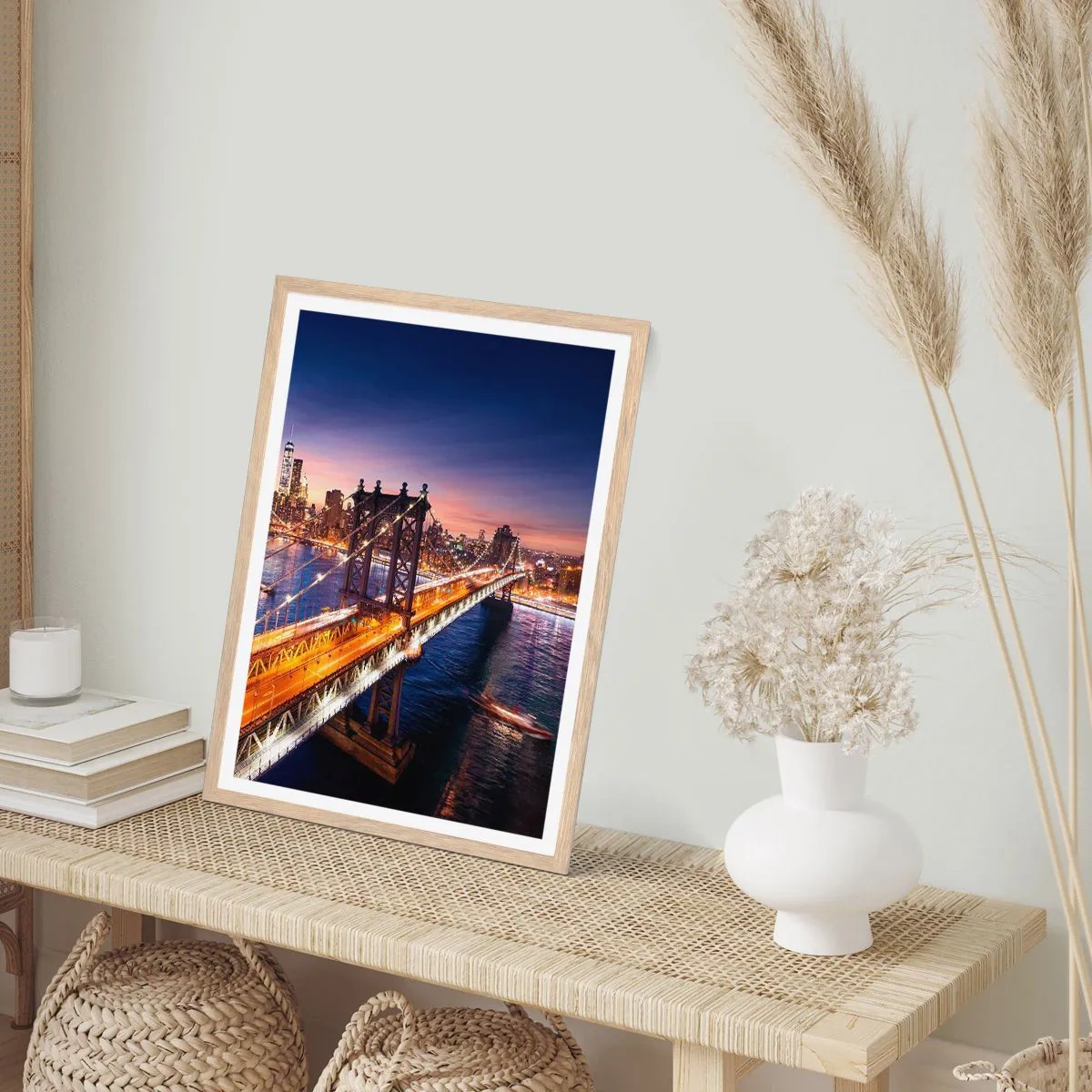 Een poster in een licht eiken lijst - Een stralende brug naar het hart van de stad - 30x40 cm