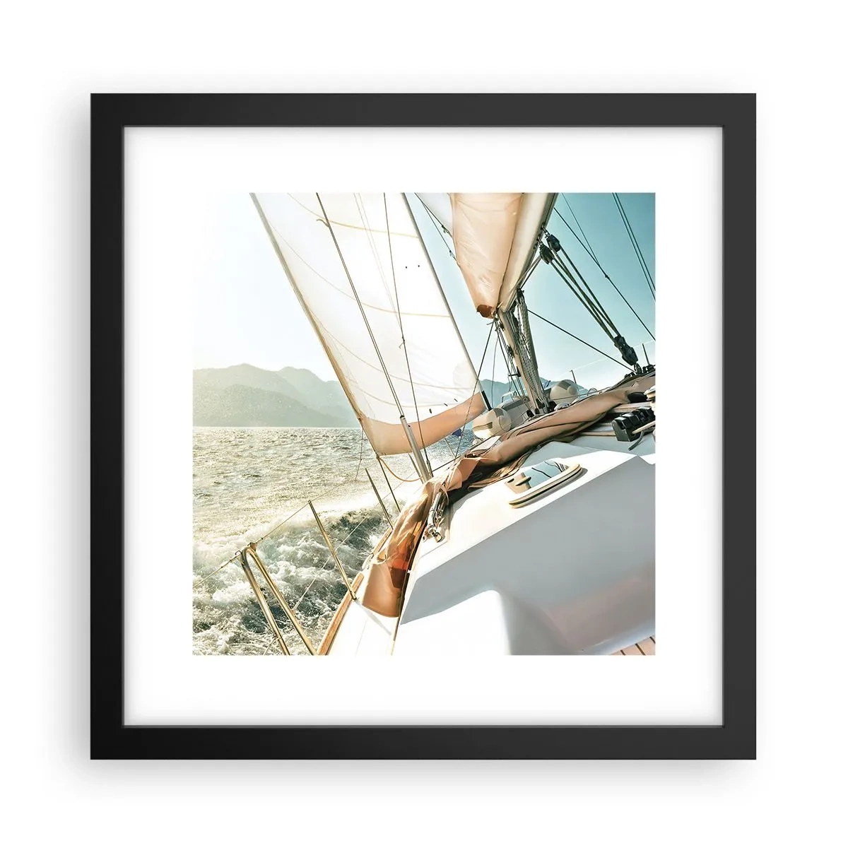 Poster in een zwarte lijst - Onder vol zeil - 30x30 cm