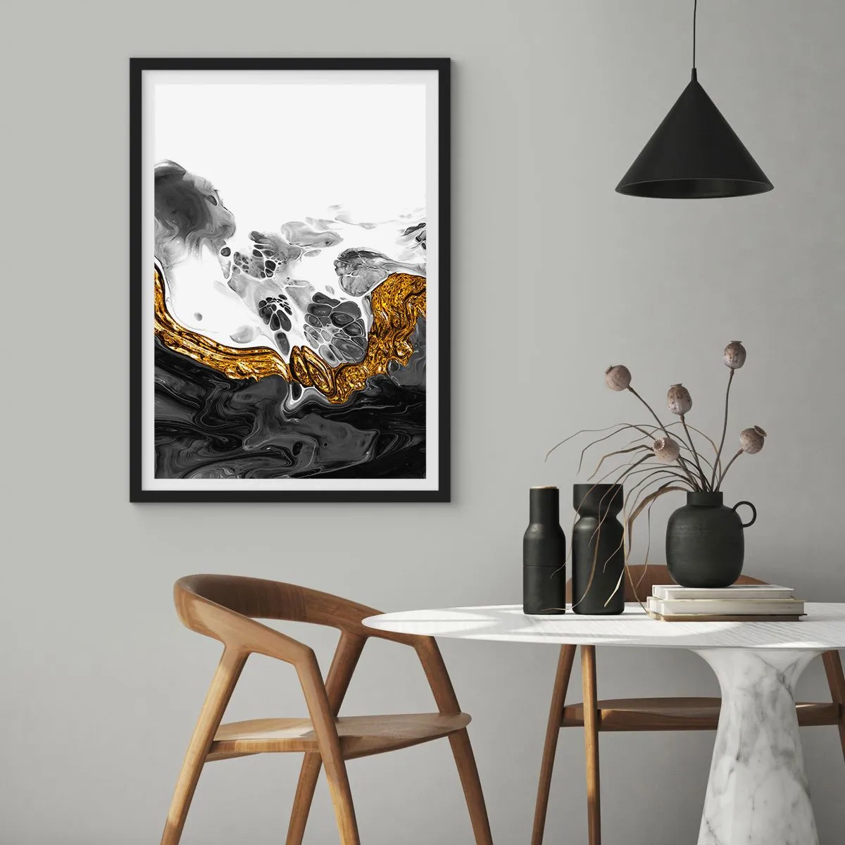 Poster in een zwarte lijst - Abstracte compositie van zwart, wit en goud - 50x70cm - Organische samenstelling - Moderne wanddecoratie voor woonkamer en slaapkamer ARTTOR