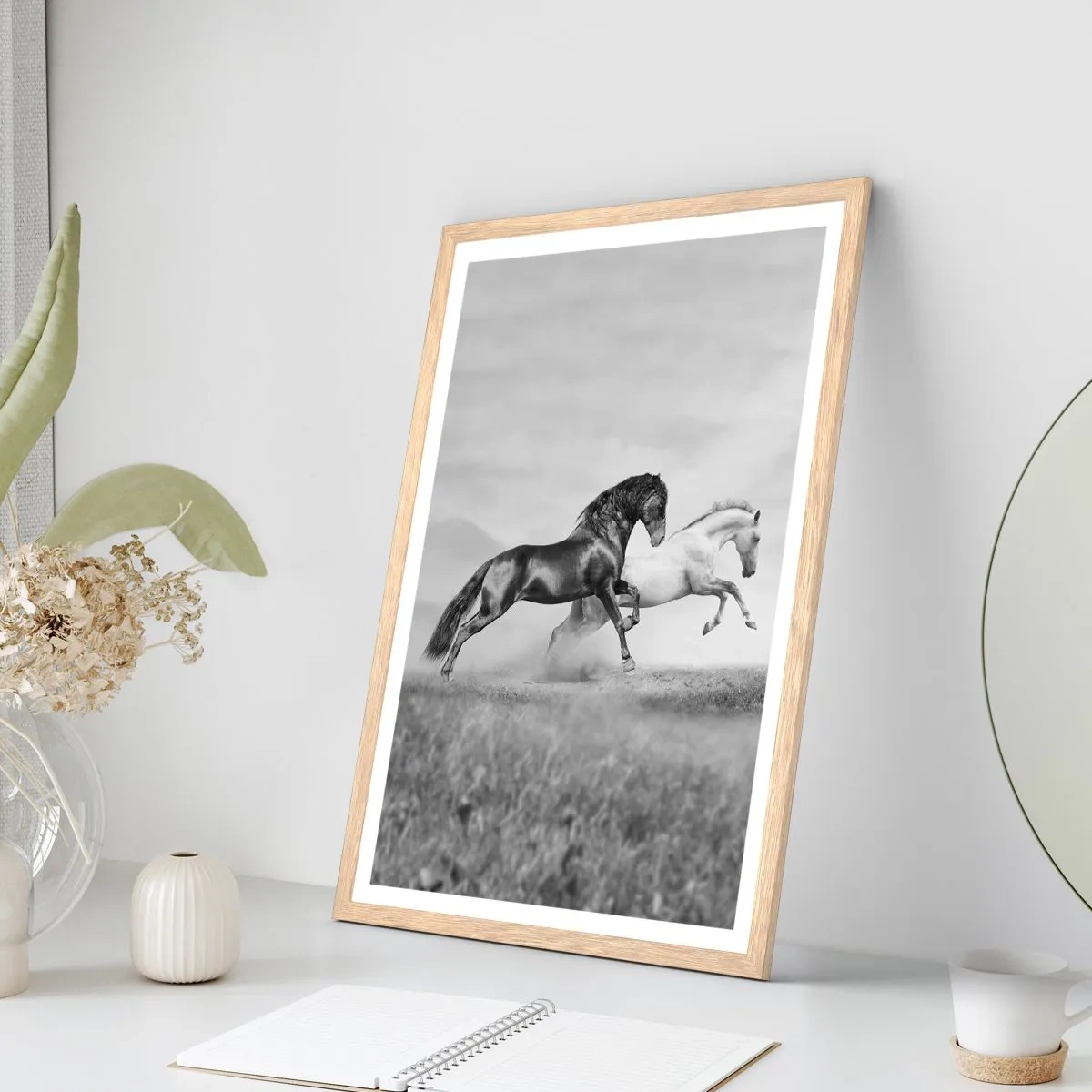 Een poster in een licht eiken lijst - Engelen en duivels - 50x70 cm